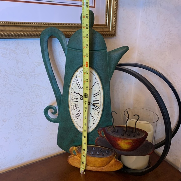 Green Coffee Pot with Cups Clock - Picture 7 of 8